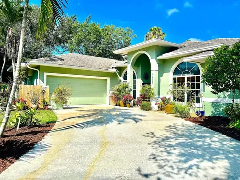 4292 SE Rainbows End Stuart FL 34997