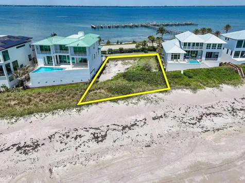 8128 S Ocean Drive Jensen Beach FL 34957