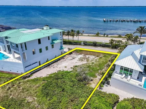 8128 S Ocean Drive Jensen Beach FL 34957