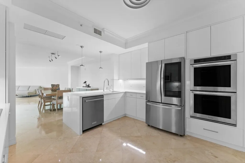 550 SE Mizner Boulevard Boca Raton FL 33432