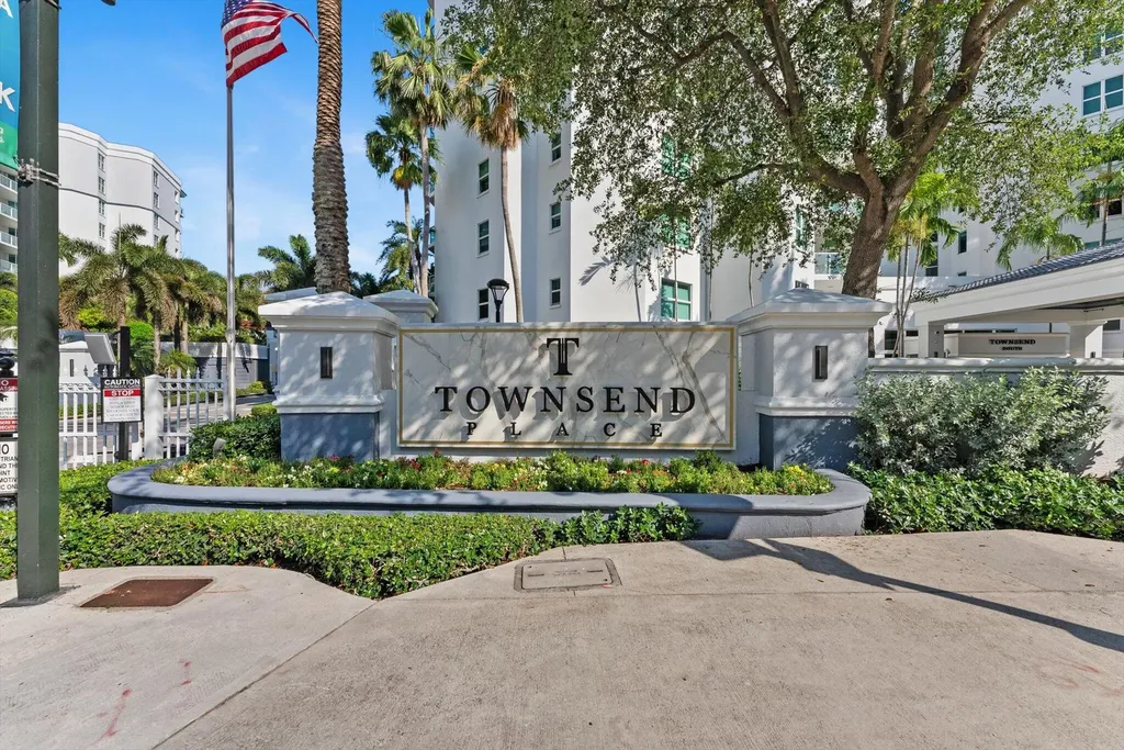 550 SE Mizner Boulevard Boca Raton FL 33432