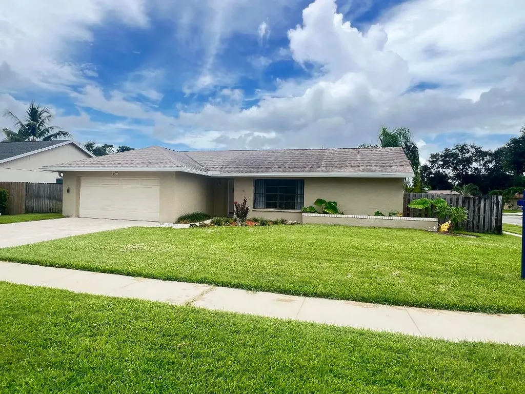 174 Parkwood Drive Royal Palm Beach FL 33411