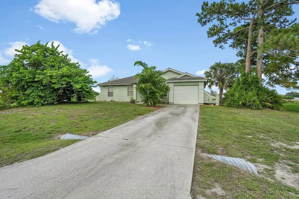 2849 SW Pierson Road Port St Lucie FL 34953