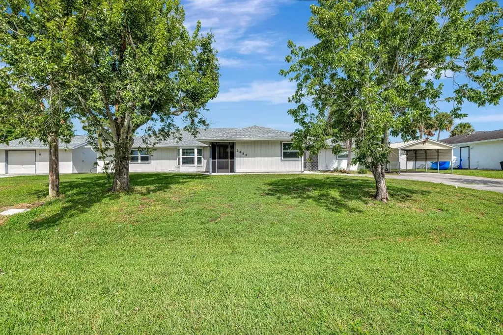 2654 SW Cadet Circle Port St Lucie FL 34953
