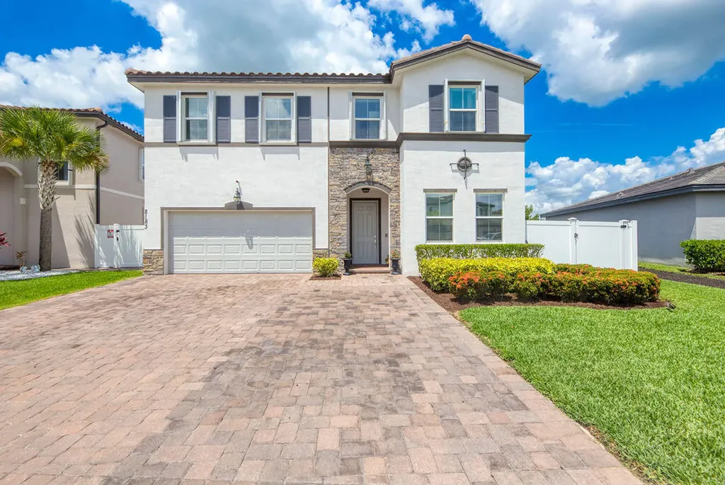 8183 NW Greenbank Circle Port St Lucie FL 34987