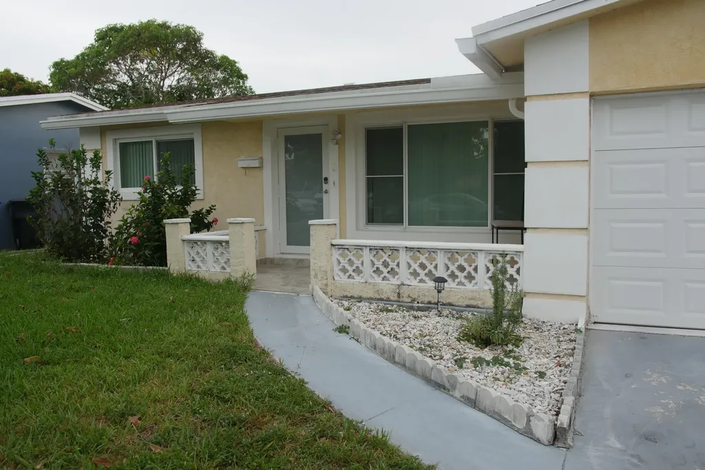 871 SW 63rd Terrace North Lauderdale FL 33068
