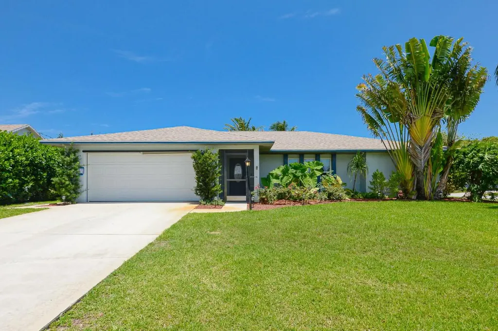 2301 SE Patio Circle Port St Lucie FL 34952