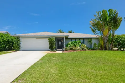 2301 SE Patio Circle Port St Lucie FL 34952