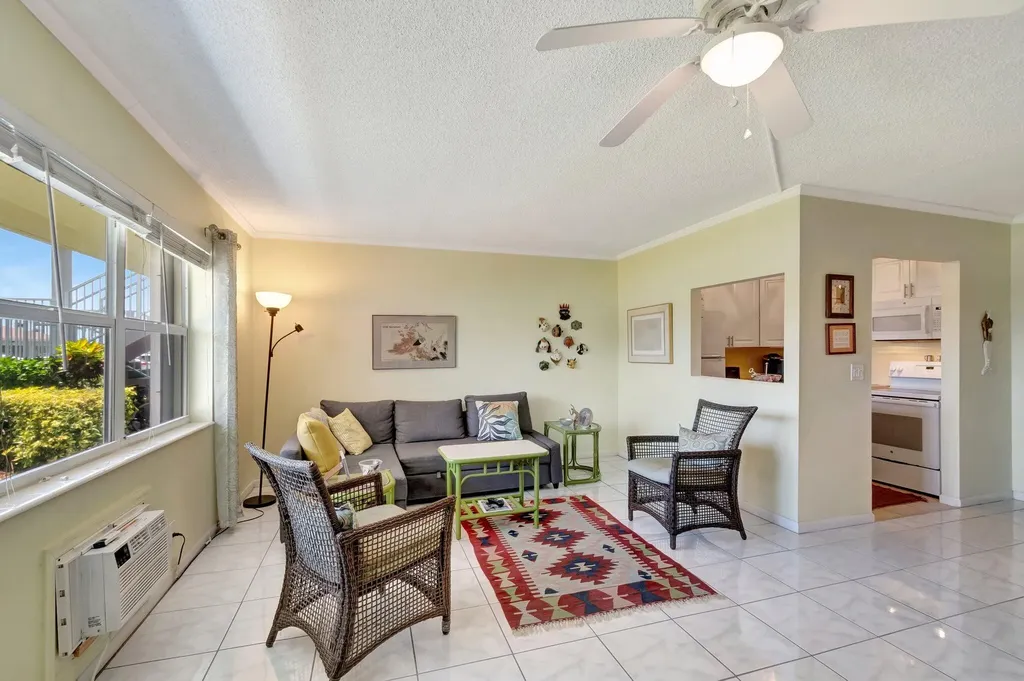 210 Horizons E Boynton Beach FL 33435