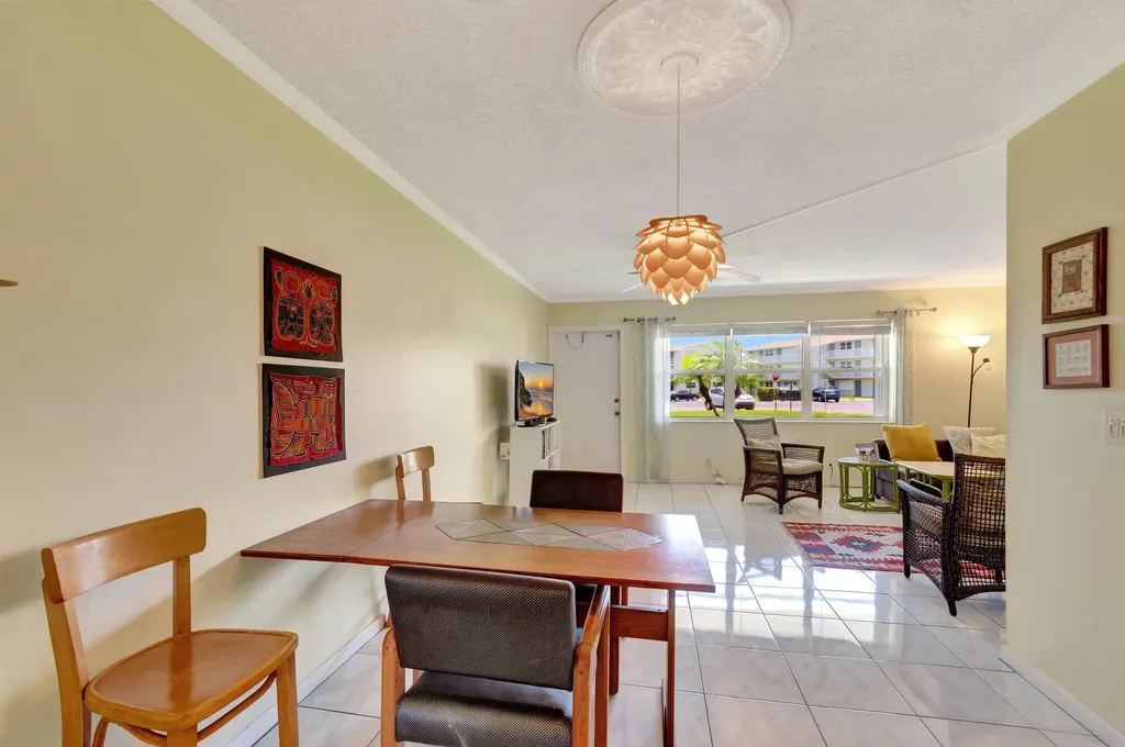 210 Horizons E Boynton Beach FL 33435