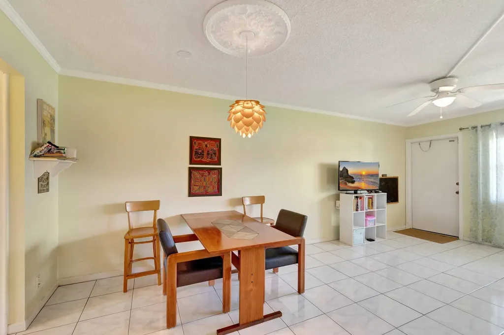 210 Horizons E Boynton Beach FL 33435