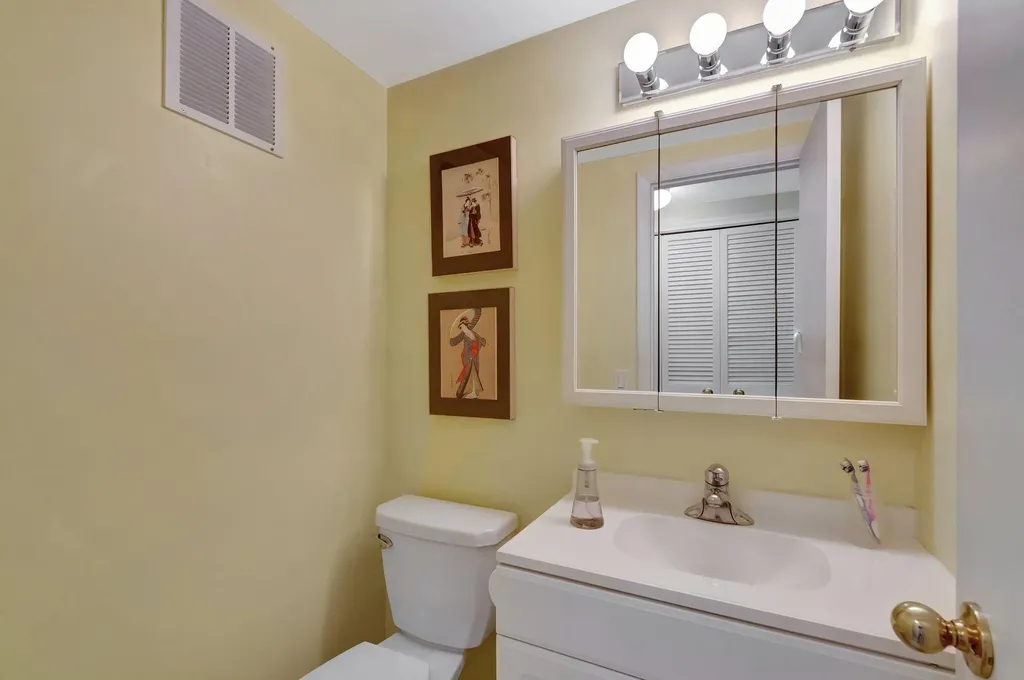 210 Horizons E Boynton Beach FL 33435