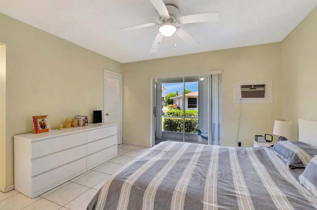 210 Horizons E Boynton Beach FL 33435