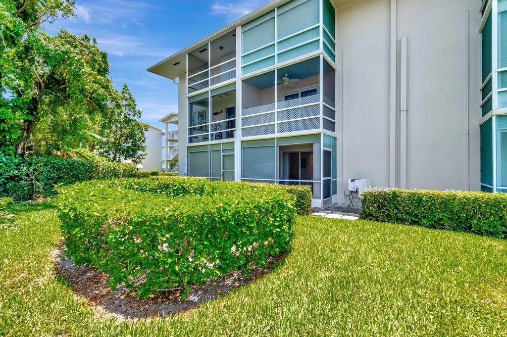 210 Horizons E Boynton Beach FL 33435