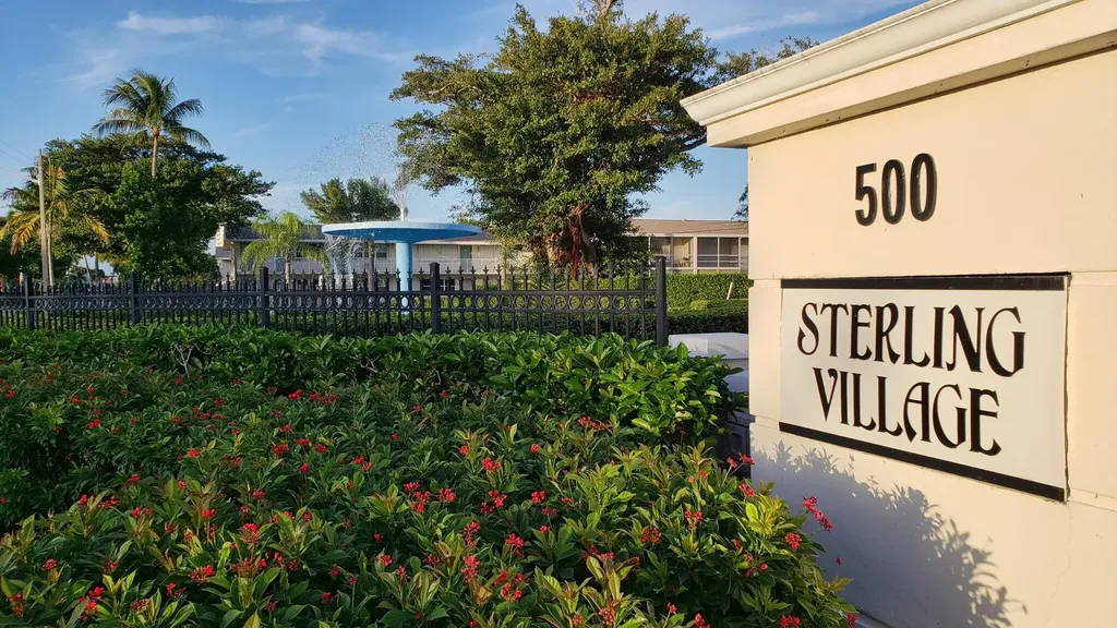 210 Horizons E Boynton Beach FL 33435
