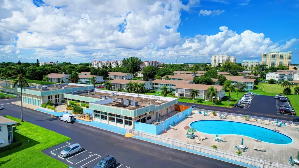210 Horizons E Boynton Beach FL 33435