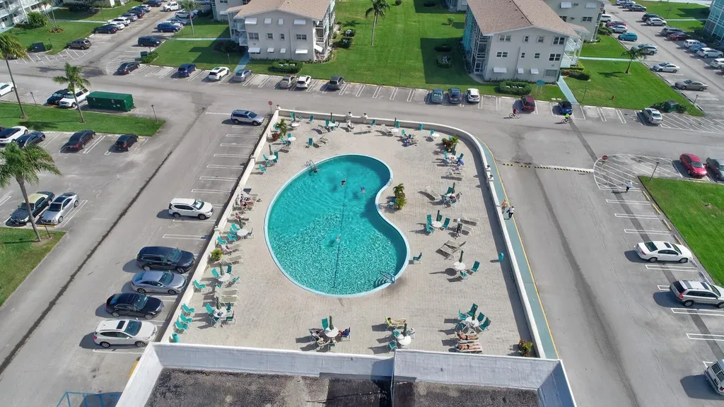210 Horizons E Boynton Beach FL 33435