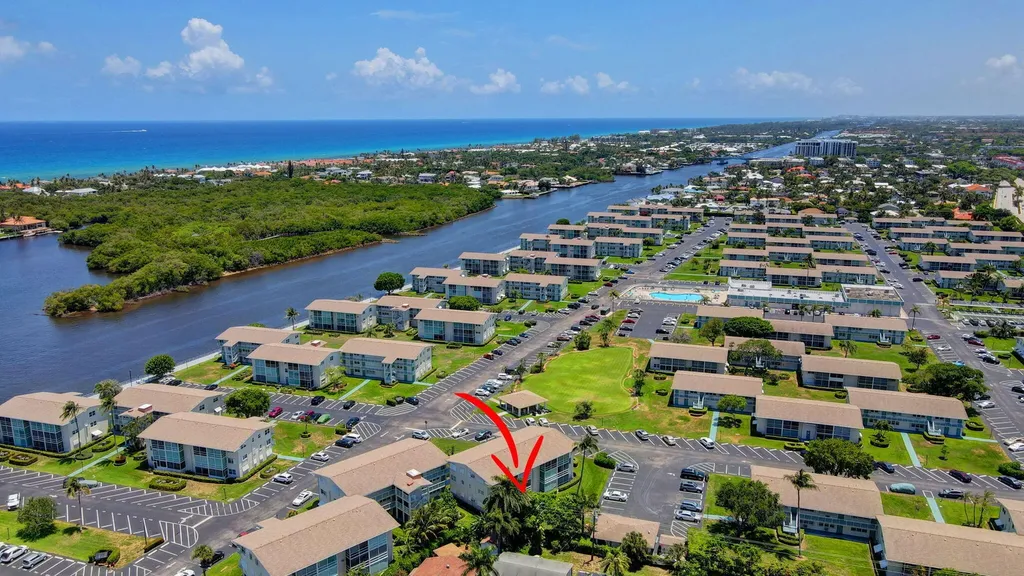 210 Horizons E Boynton Beach FL 33435