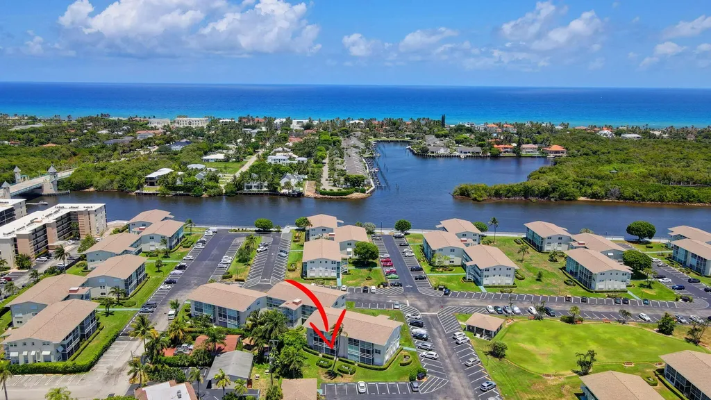 210 Horizons E Boynton Beach FL 33435
