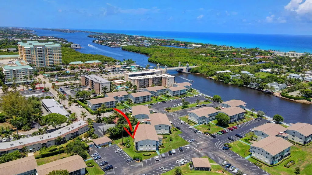 210 Horizons E Boynton Beach FL 33435