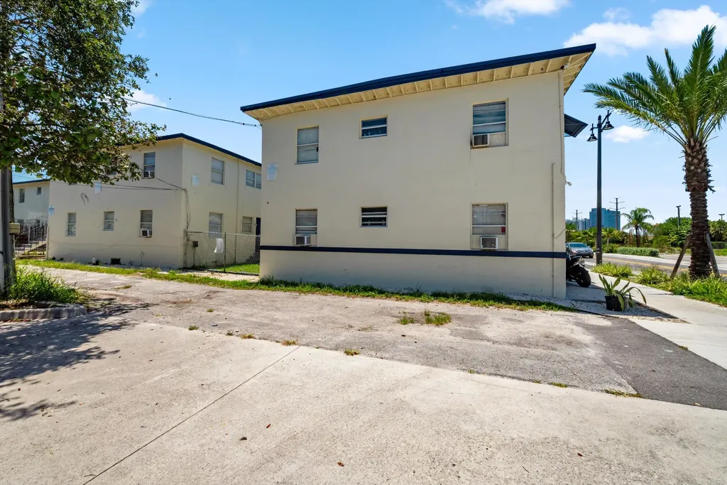 700 N Tamarind Avenue West Palm Beach FL 33401