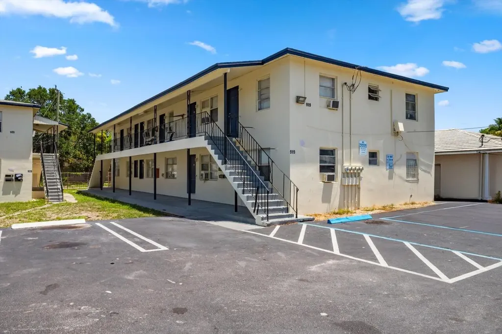 700 N Tamarind Avenue West Palm Beach FL 33401