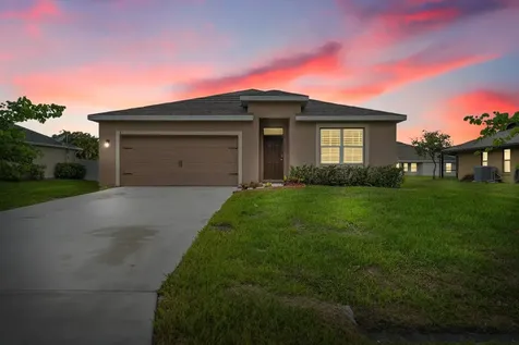 433 SW Eyerly Avenue Port St Lucie FL 34983