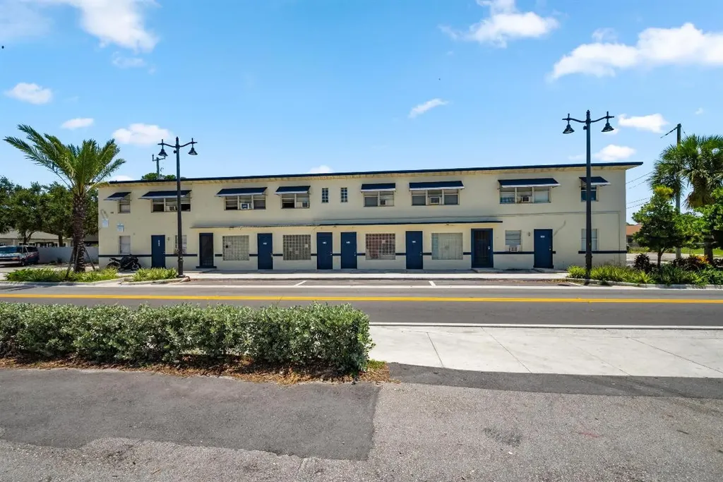 925 6th Street West Palm Beach FL 33401