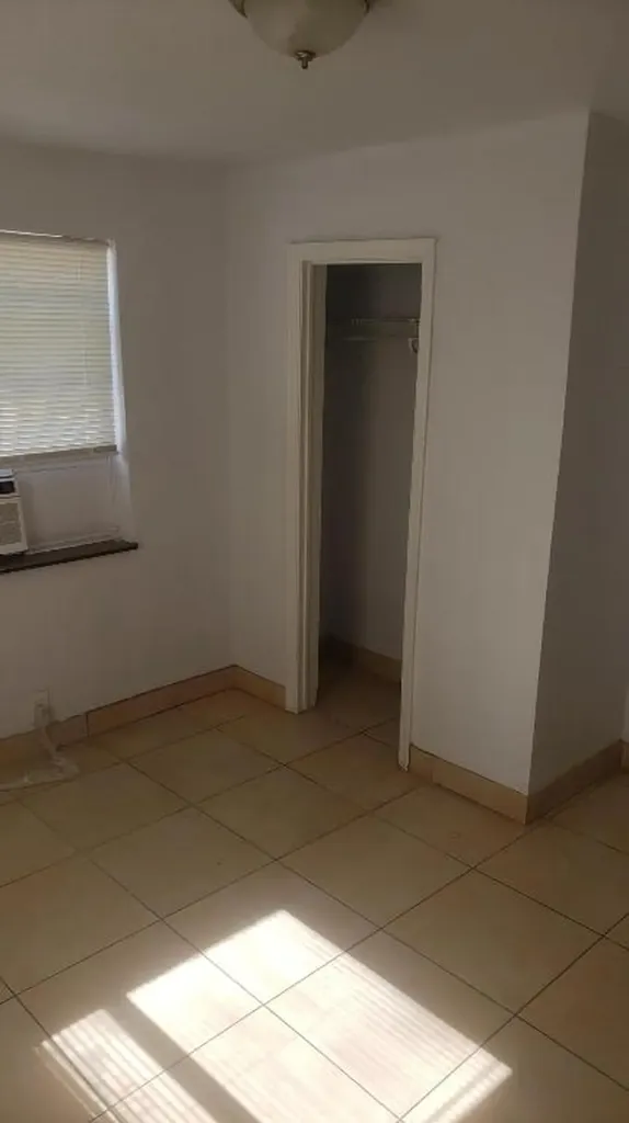 925 6th Street West Palm Beach FL 33401