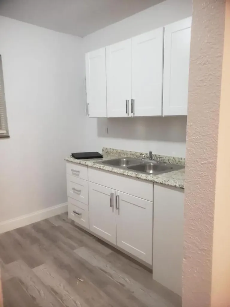 925 6th Street West Palm Beach FL 33401