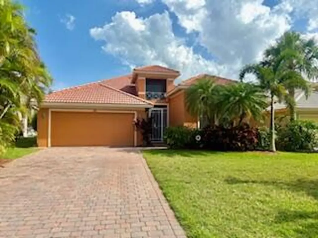 344 NW Stratford Lane Port St Lucie FL 34983