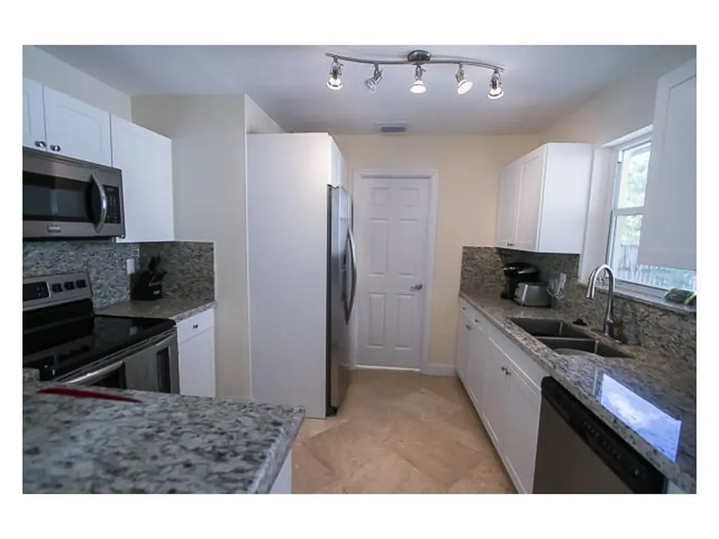 927 W Royal Palm Road Boca Raton FL 33486
