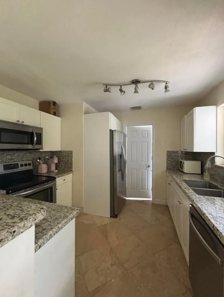 927 W Royal Palm Road Boca Raton FL 33486