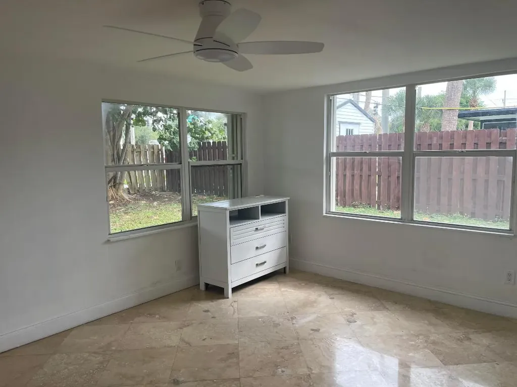 927 W Royal Palm Road Boca Raton FL 33486