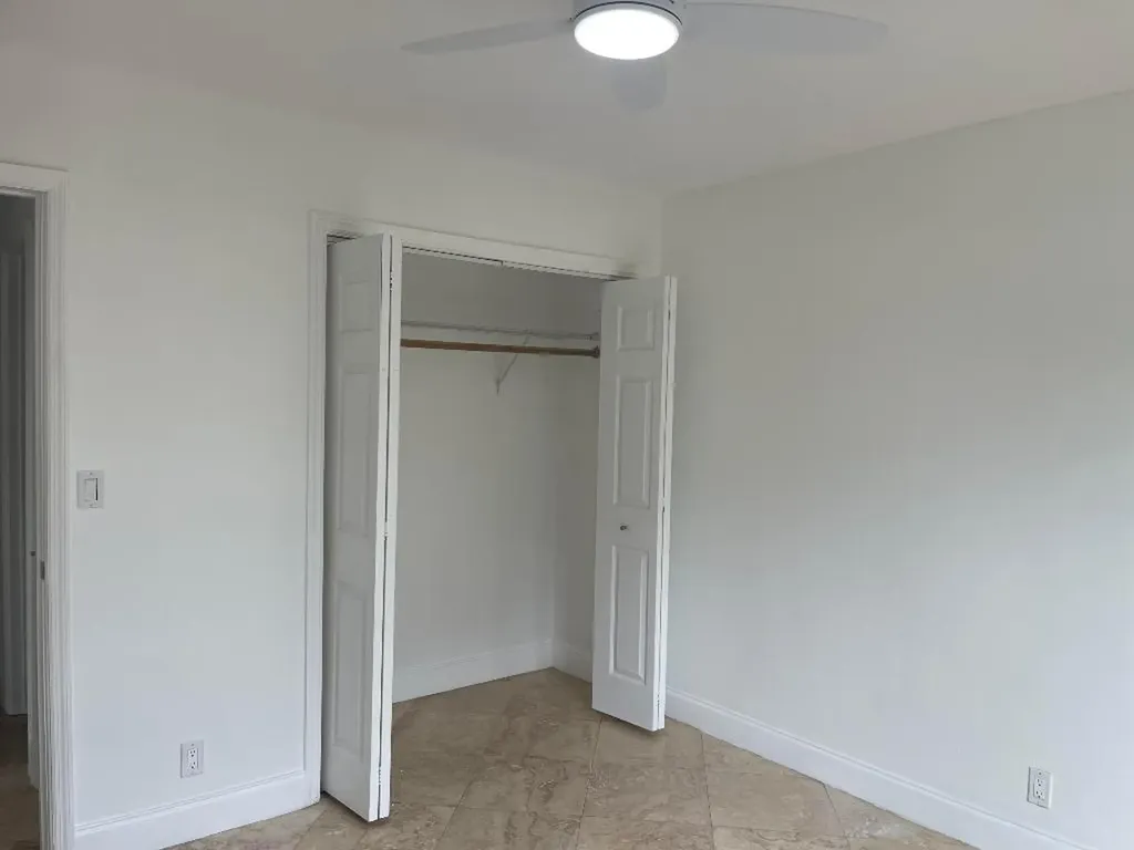 927 W Royal Palm Road Boca Raton FL 33486