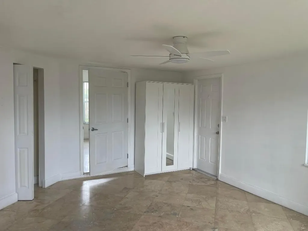 927 W Royal Palm Road Boca Raton FL 33486
