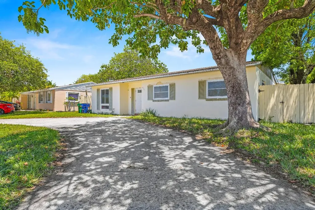 6961 Southgate Boulevard Margate FL 33068