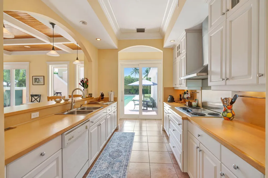2940 Marys Way Palm Beach Gardens FL 33410