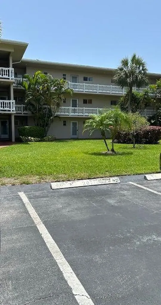 2811 Garden Drive S Lake Worth Beach FL 33461