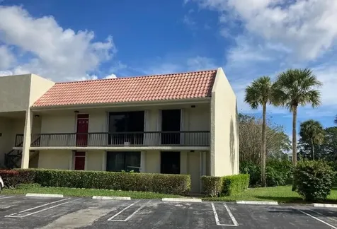 2520 Presidential Way West Palm Beach FL 33401