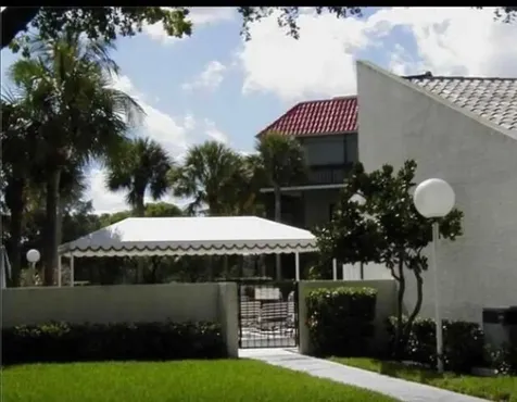 2520 Presidential Way West Palm Beach FL 33401