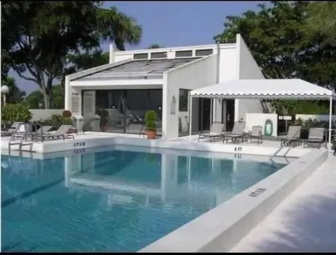 2520 Presidential Way West Palm Beach FL 33401