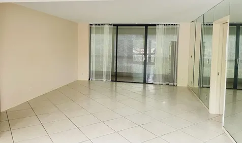 2520 Presidential Way West Palm Beach FL 33401