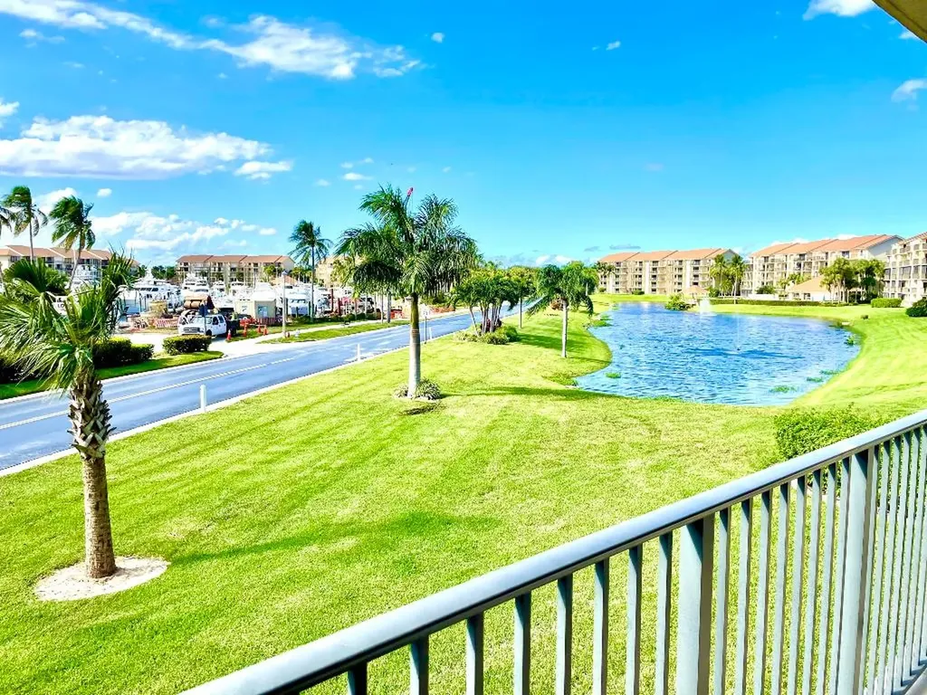 901 SW Seafarer Circle Jupiter FL 33477