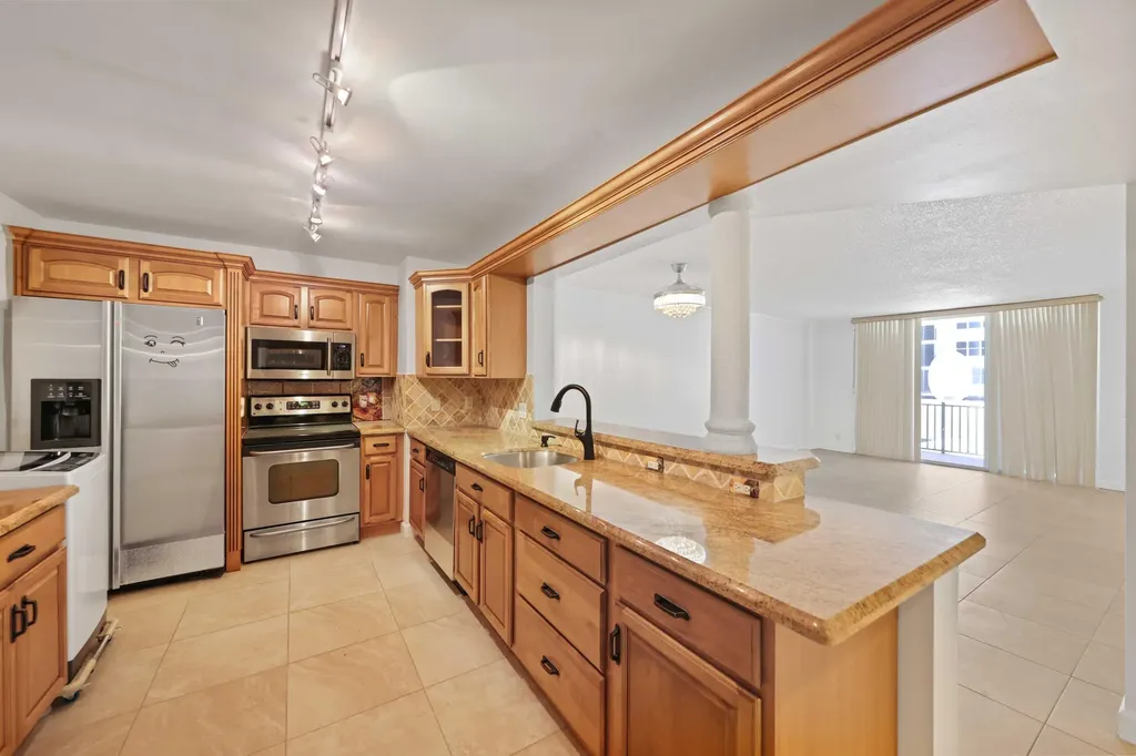 1147 Hillsboro Mile Hillsboro Beach FL 33062