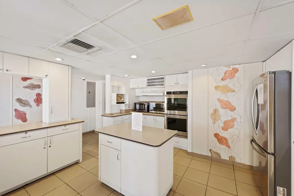 1147 Hillsboro Mile Hillsboro Beach FL 33062