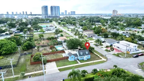 307 4th Street Lake Park FL 33403