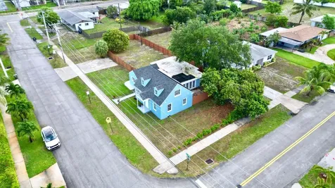 307 4th Street Lake Park FL 33403
