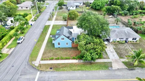 307 4th Street Lake Park FL 33403