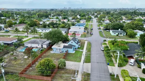 307 4th Street Lake Park FL 33403